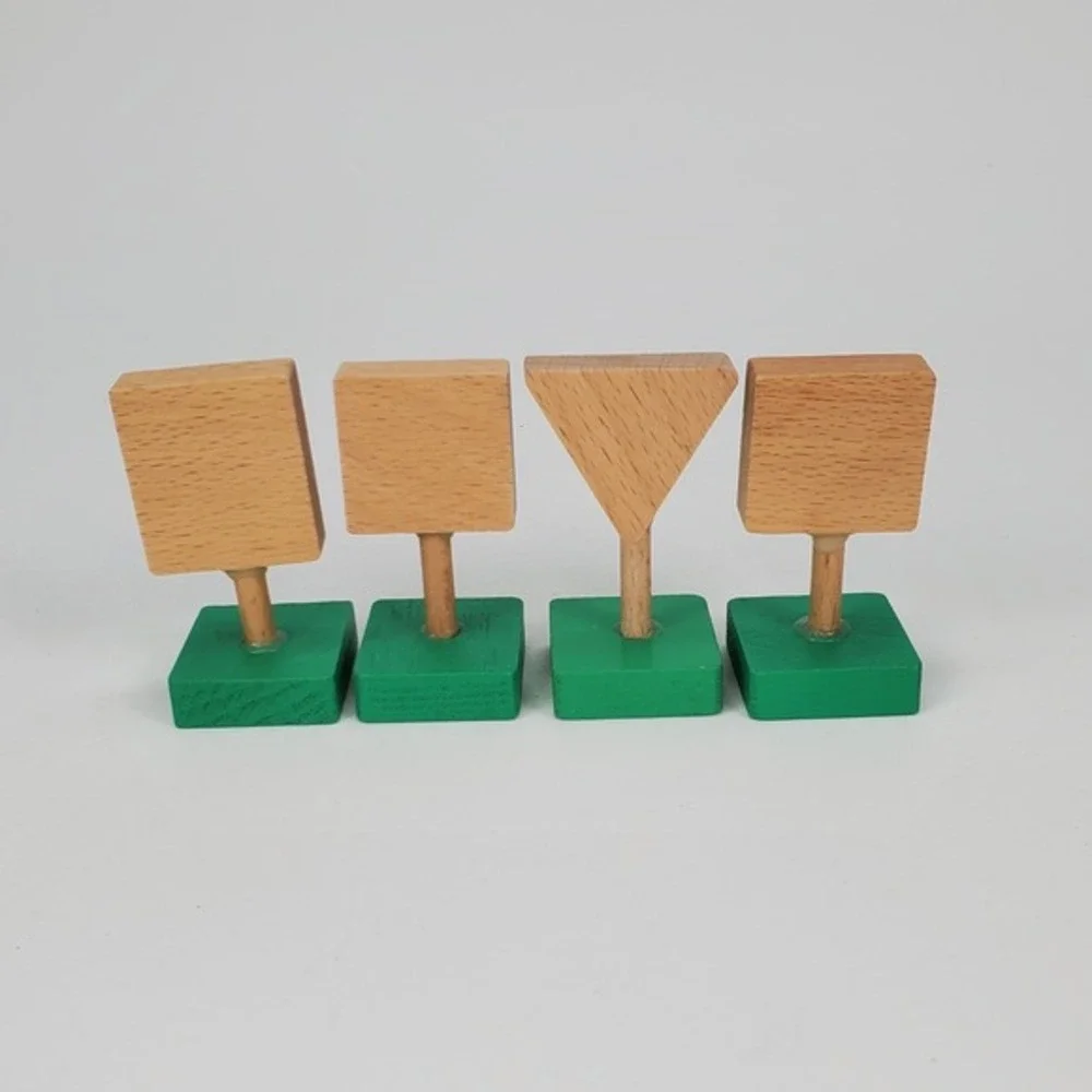 Melissa & Doug Wooden Vehicles and Traffic Signs‎ 7 Cars 4 Signs Set 3177 Tray